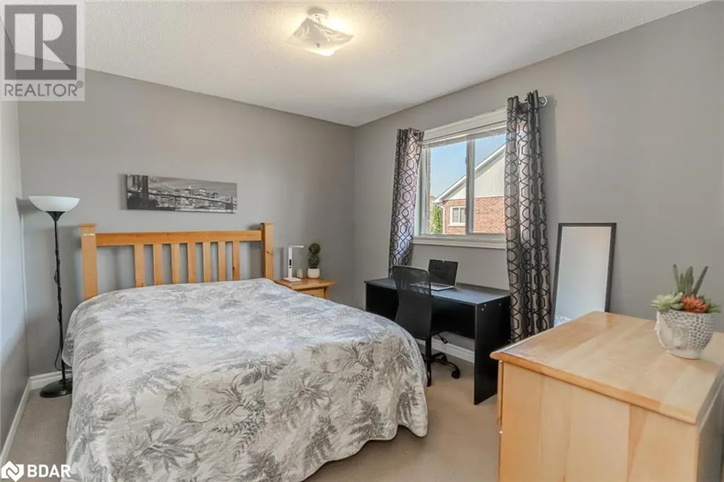 2 NORTHVIEW Crescent