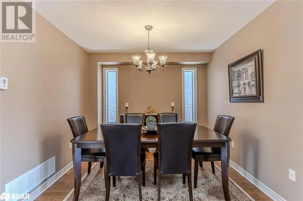 2 NORTHVIEW Crescent