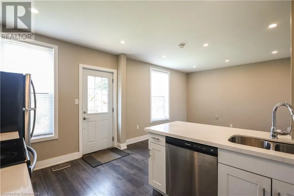 29 ASHLEY Street