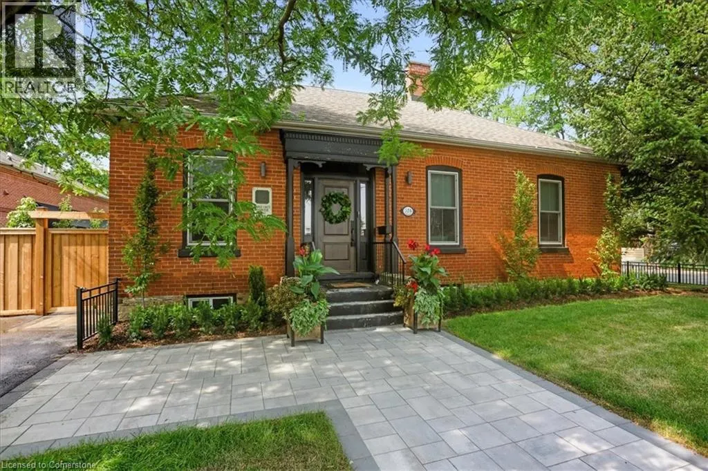 524 LOCUST Street