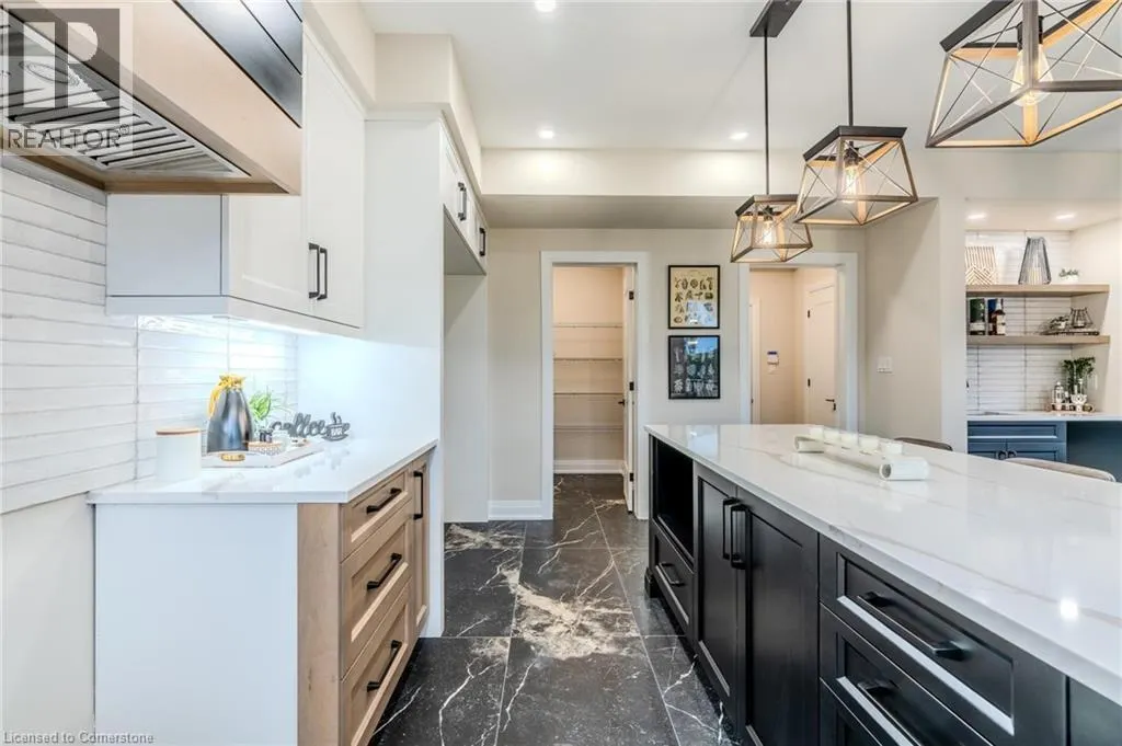 7 BARTLETT Avenue