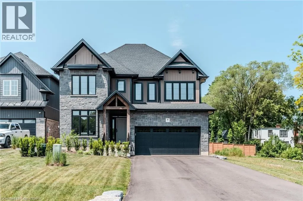7 BARTLETT Avenue
