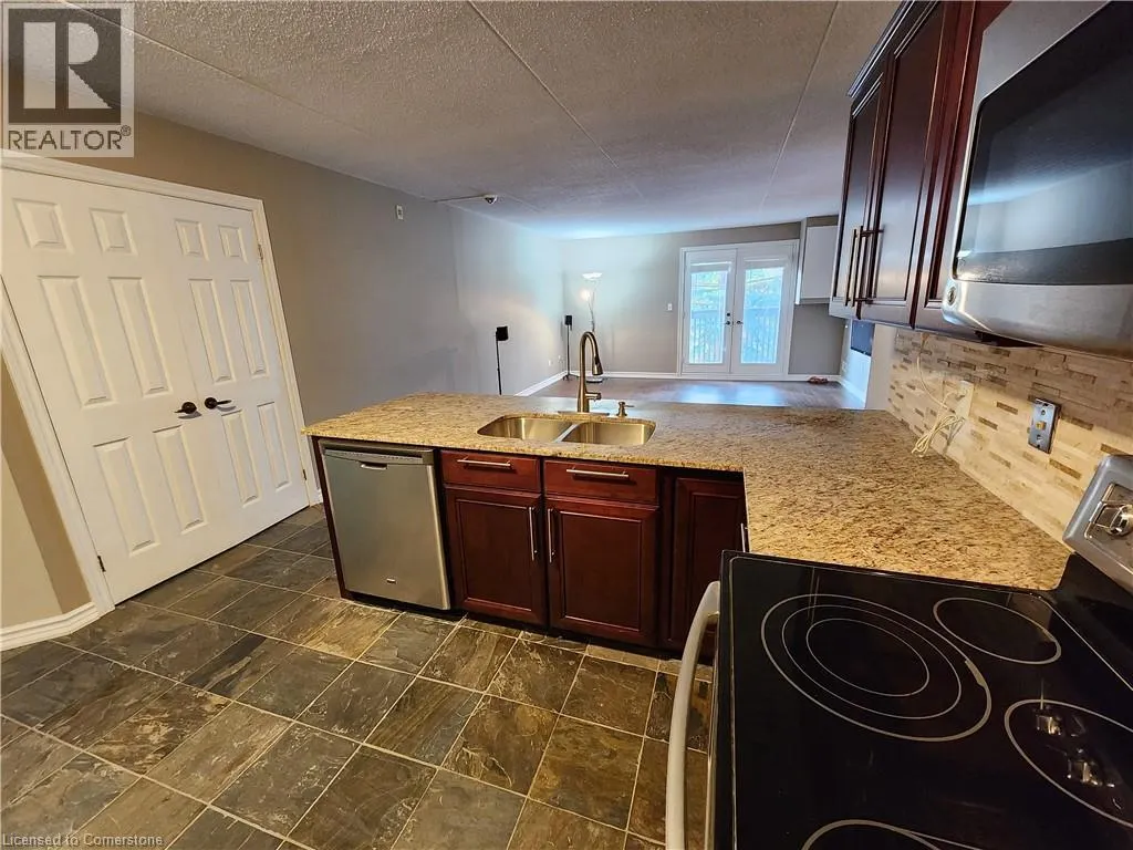 2020 CLEAVER Avenue Unit# 212, #212