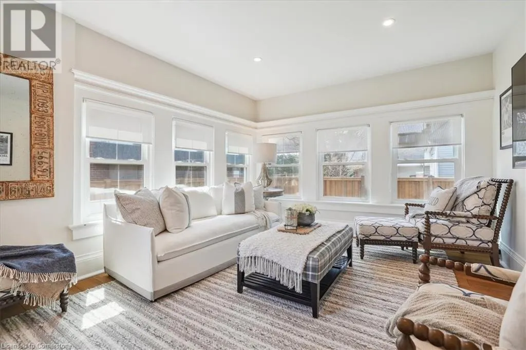 524 LOCUST Street