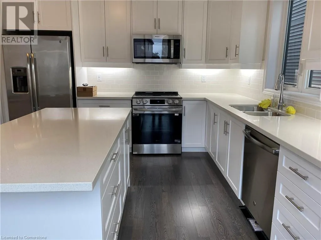 15 VINIFERA Drive Unit# Upper, #Upper