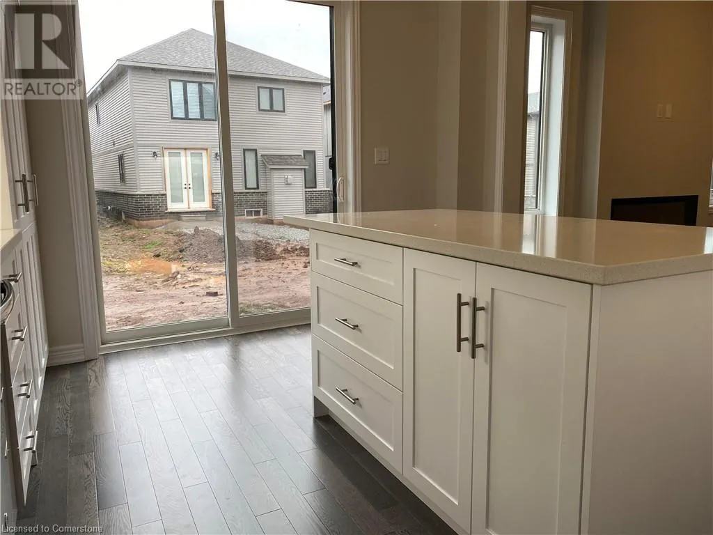 15 VINIFERA Drive Unit# Upper, #Upper