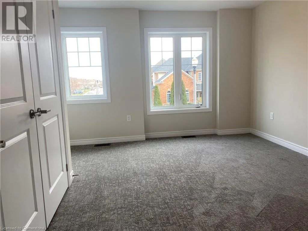 15 VINIFERA Drive Unit# Upper, #Upper