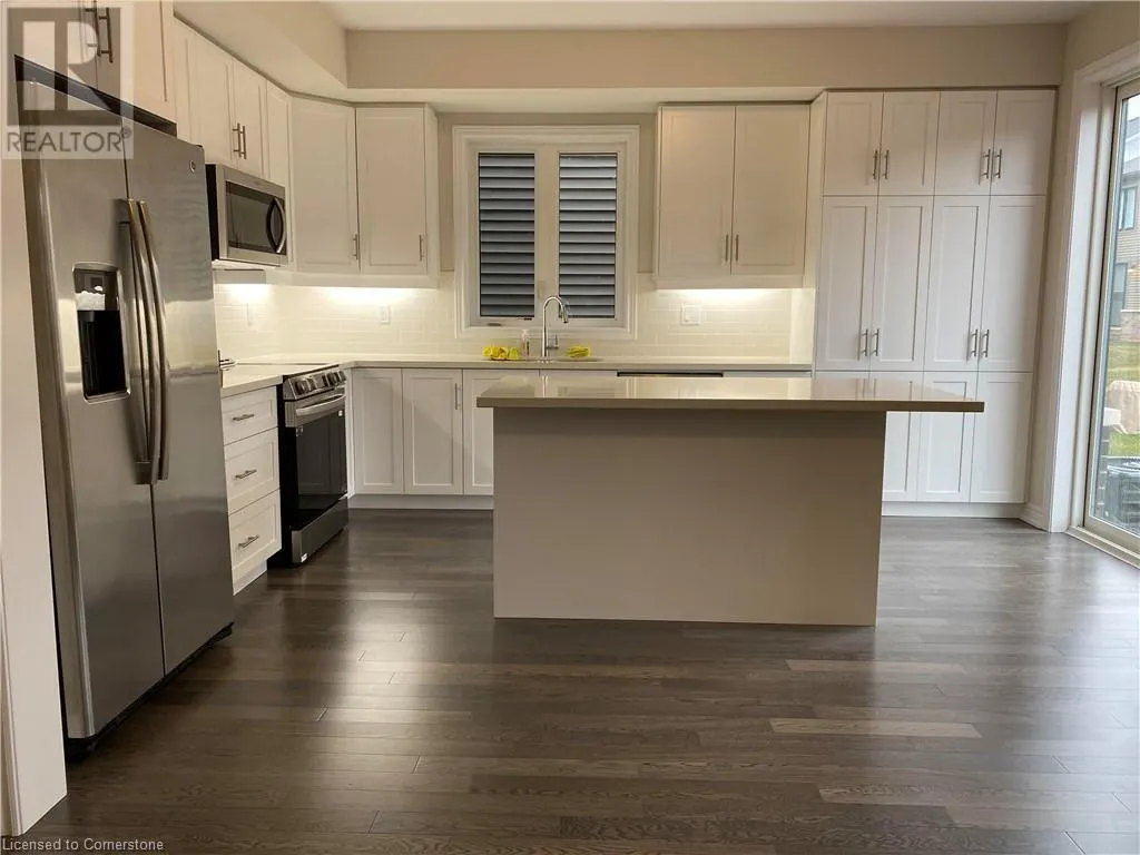 15 VINIFERA Drive Unit# Upper, #Upper