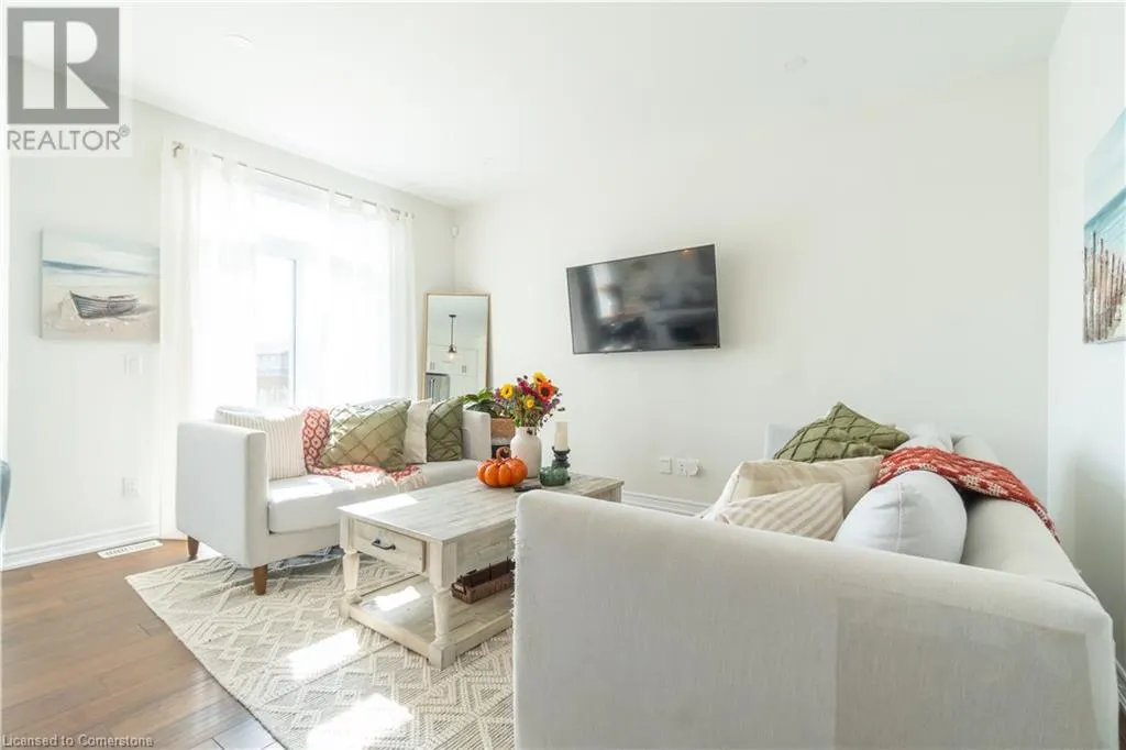 21 LAMB Crescent