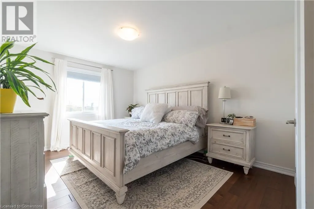 21 LAMB Crescent