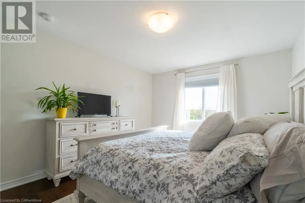 21 LAMB Crescent