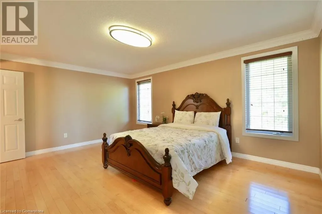 872 CREEKSIDE Drive