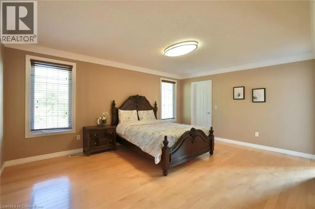 872 CREEKSIDE Drive