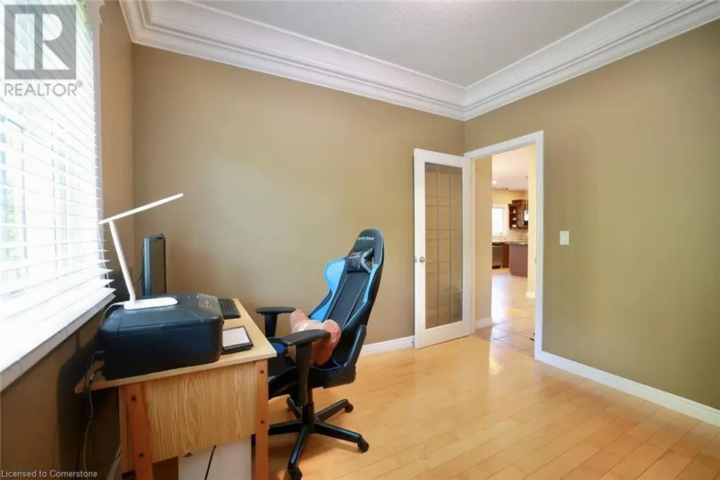872 CREEKSIDE Drive