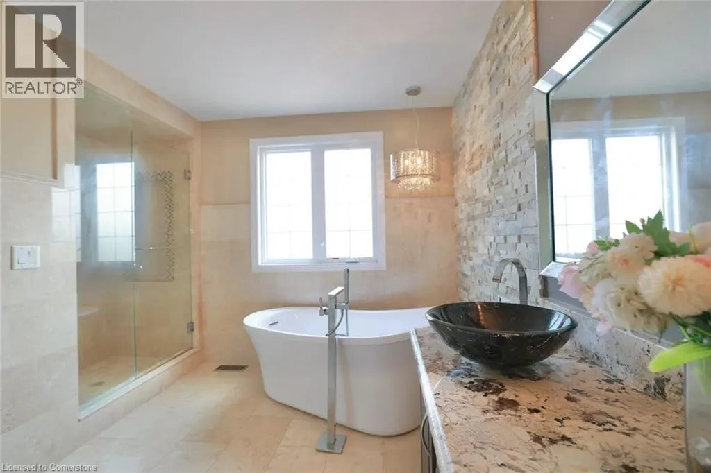 872 CREEKSIDE Drive