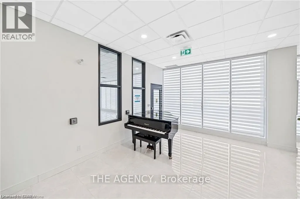 2 DUNDAS Street W Unit# 401, #401