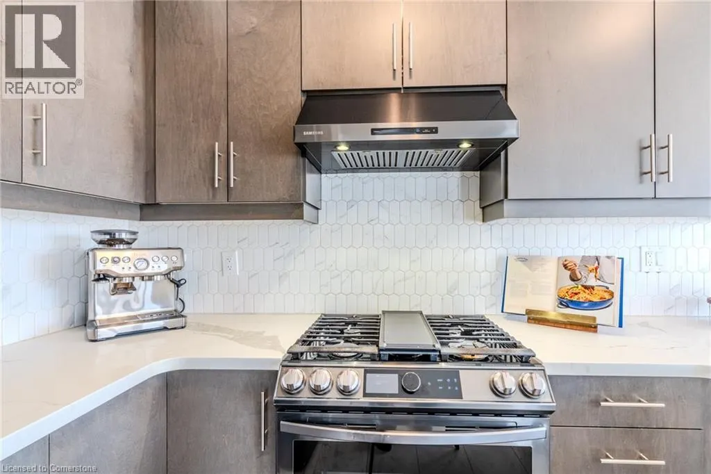 2 HOLCOMB Terrace