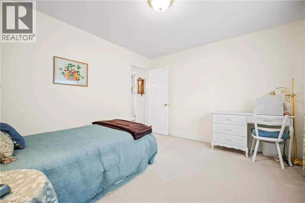 34 GOWINLOCK Court