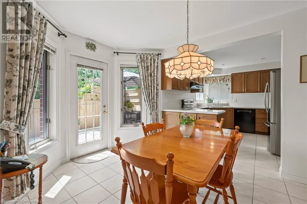 34 GOWINLOCK Court