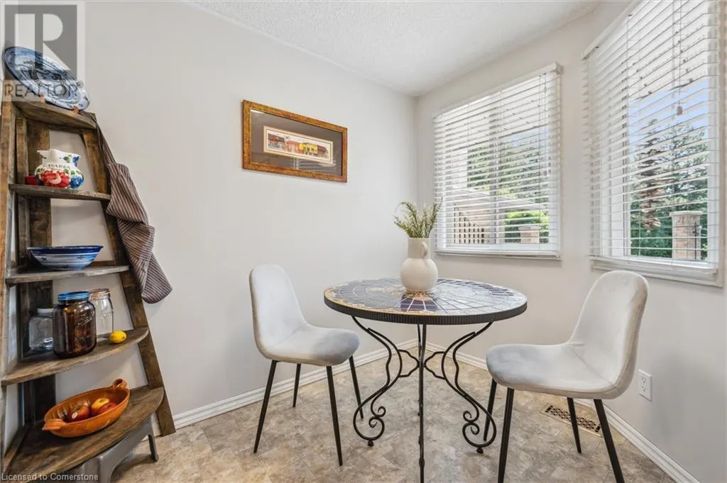 454 BEECHWOOD Place Unit# 4, #4