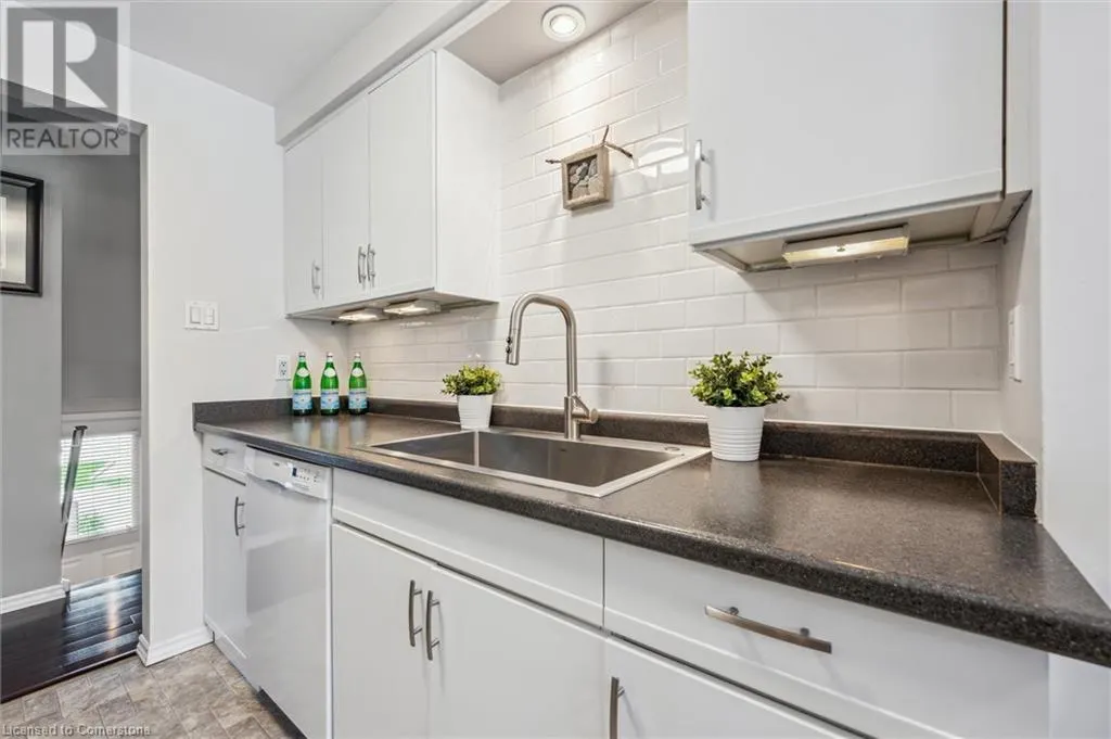 454 BEECHWOOD Place Unit# 4, #4