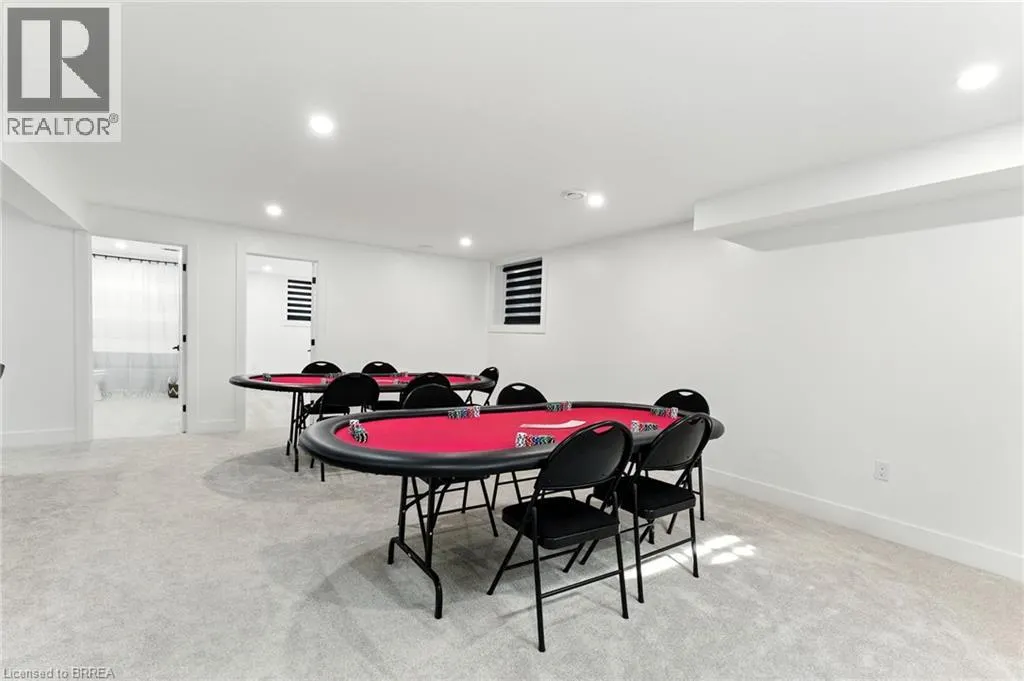 9 MACNEIL Court