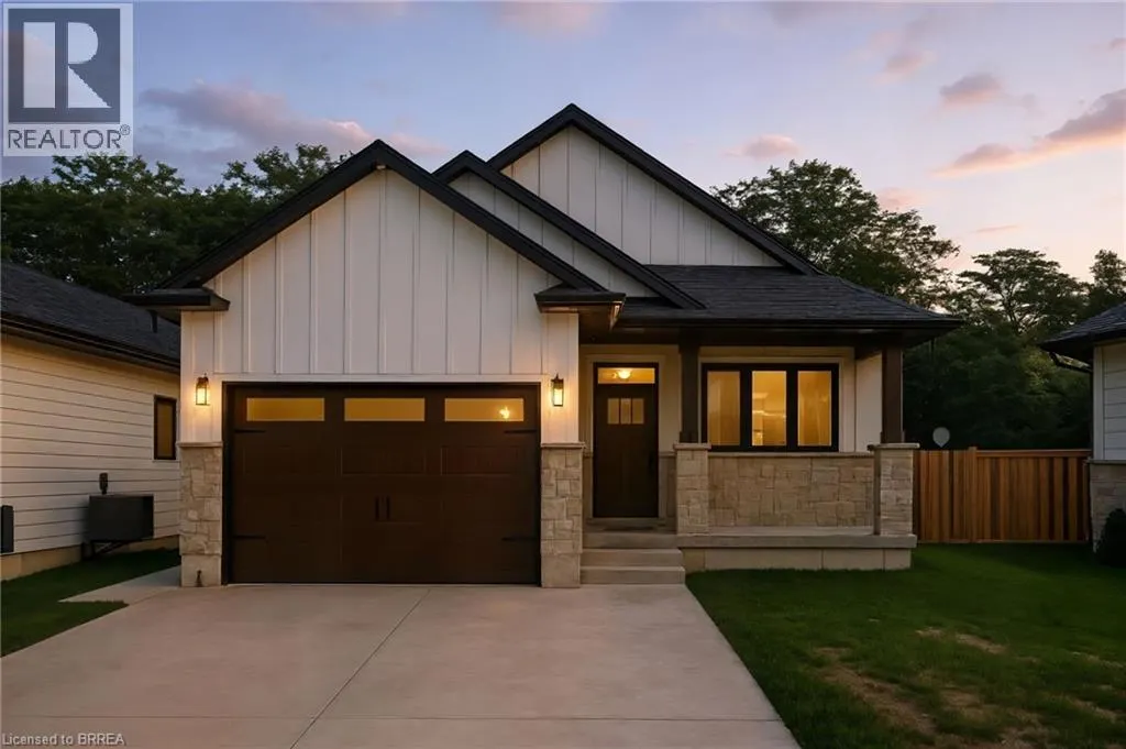 9 MACNEIL Court