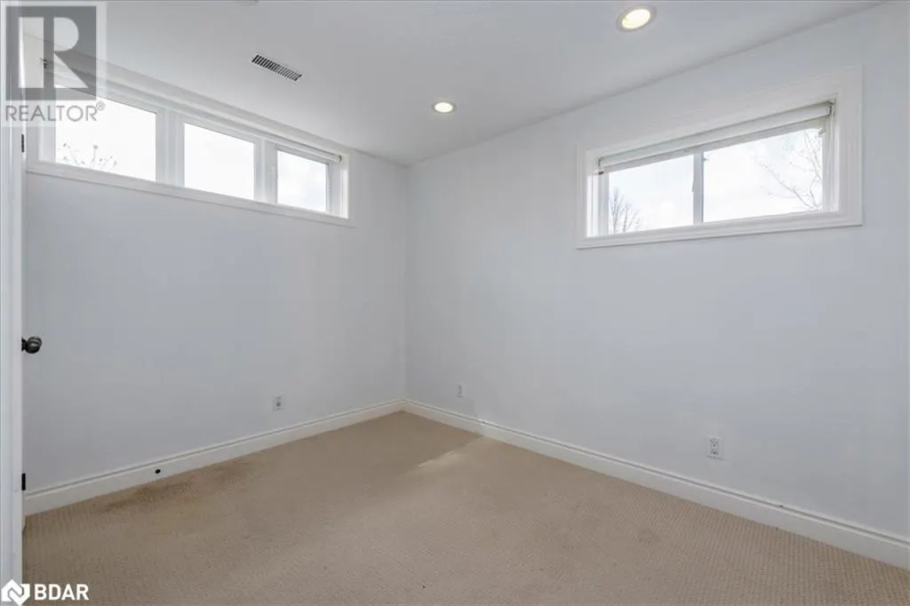 33 PRIMROSE Crescent