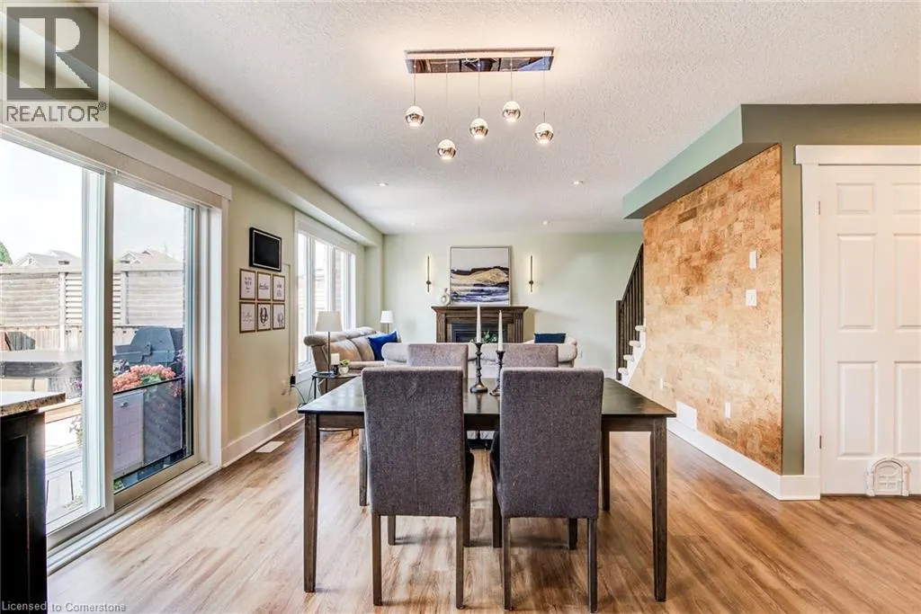 127 ENGLISH Crescent