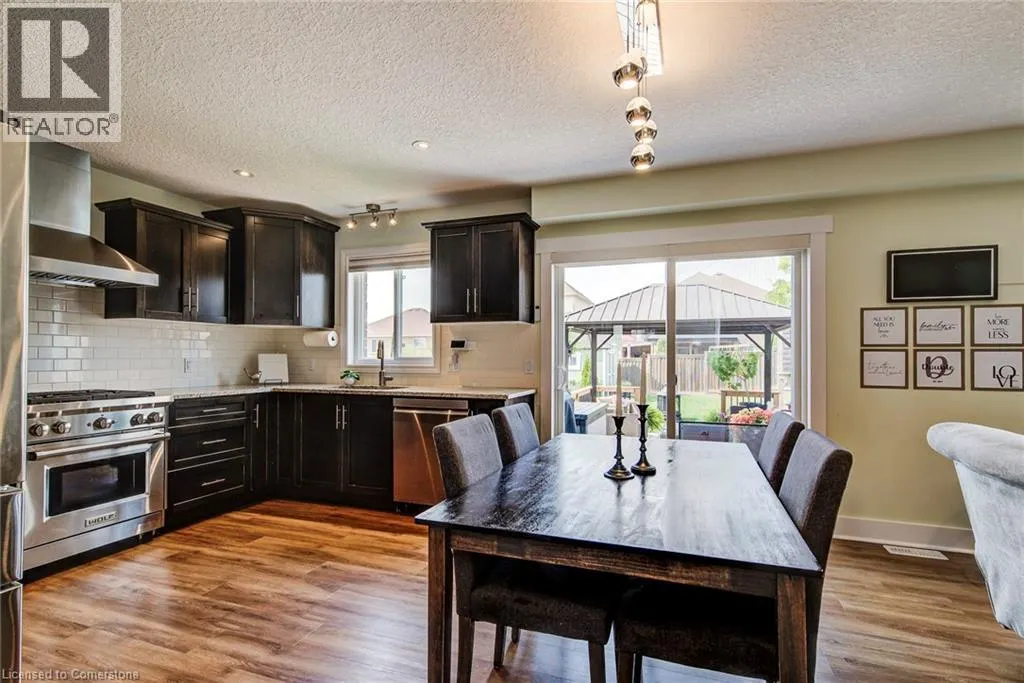 127 ENGLISH Crescent