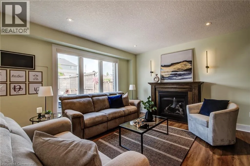 127 ENGLISH Crescent