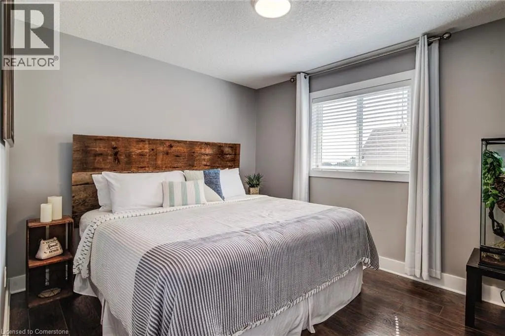 127 ENGLISH Crescent