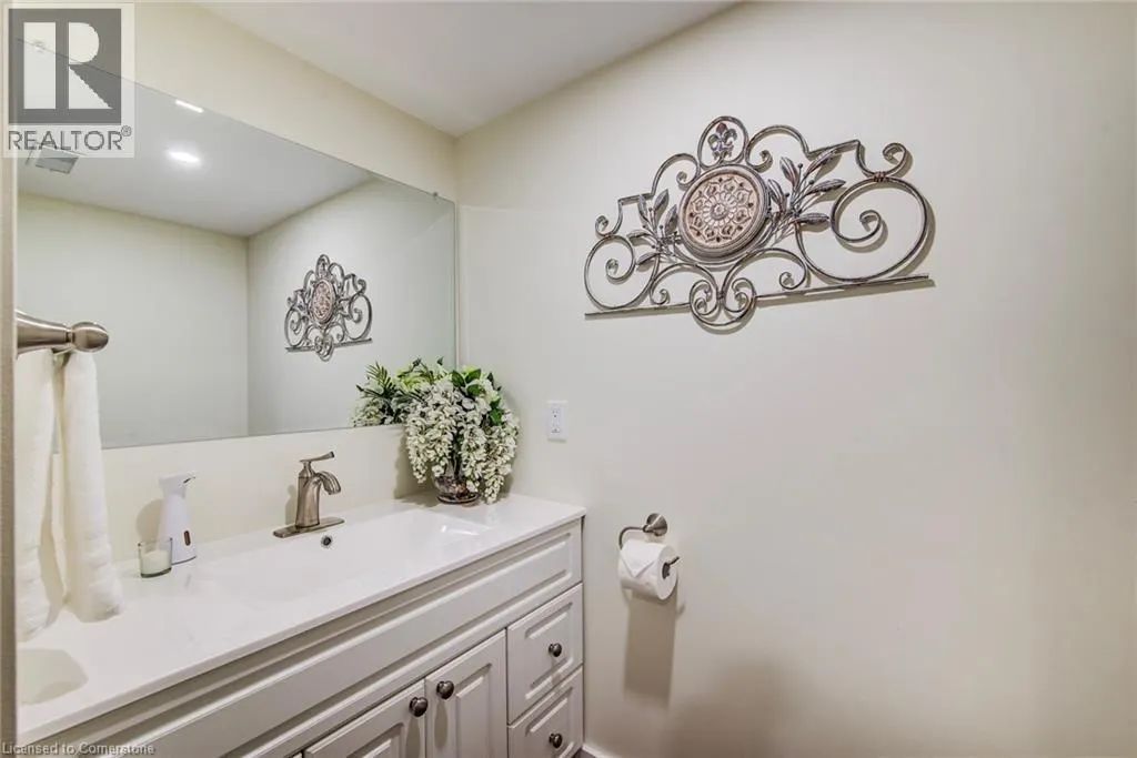 127 ENGLISH Crescent