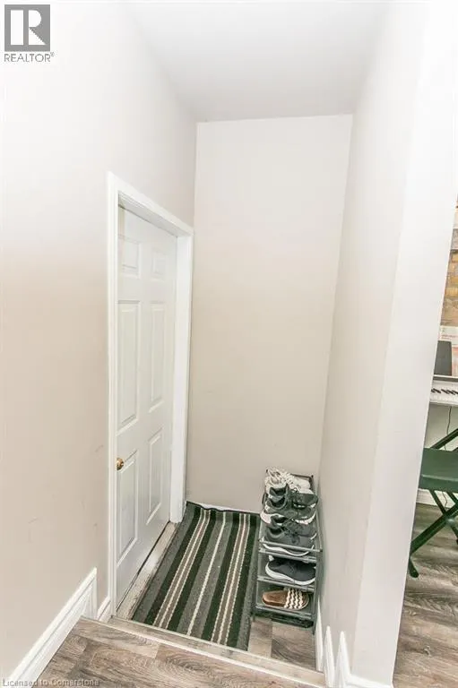 46 YOUNG Street E