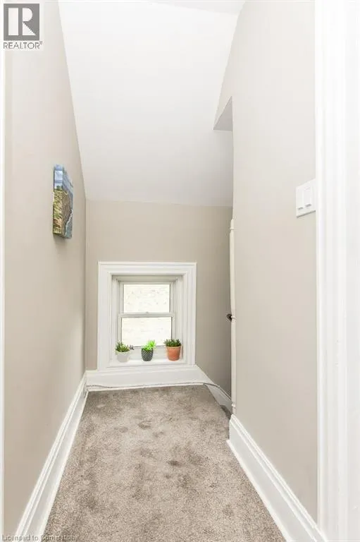46 YOUNG Street E
