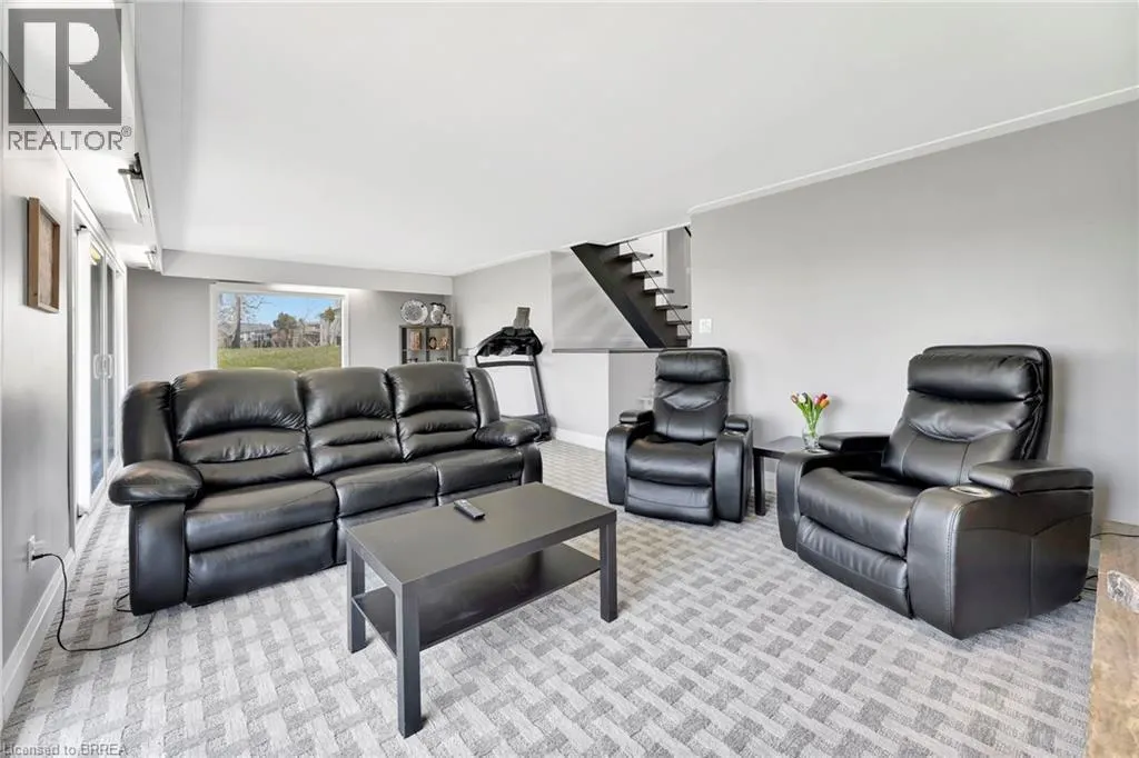 1 OLD ONONDAGA Road W
