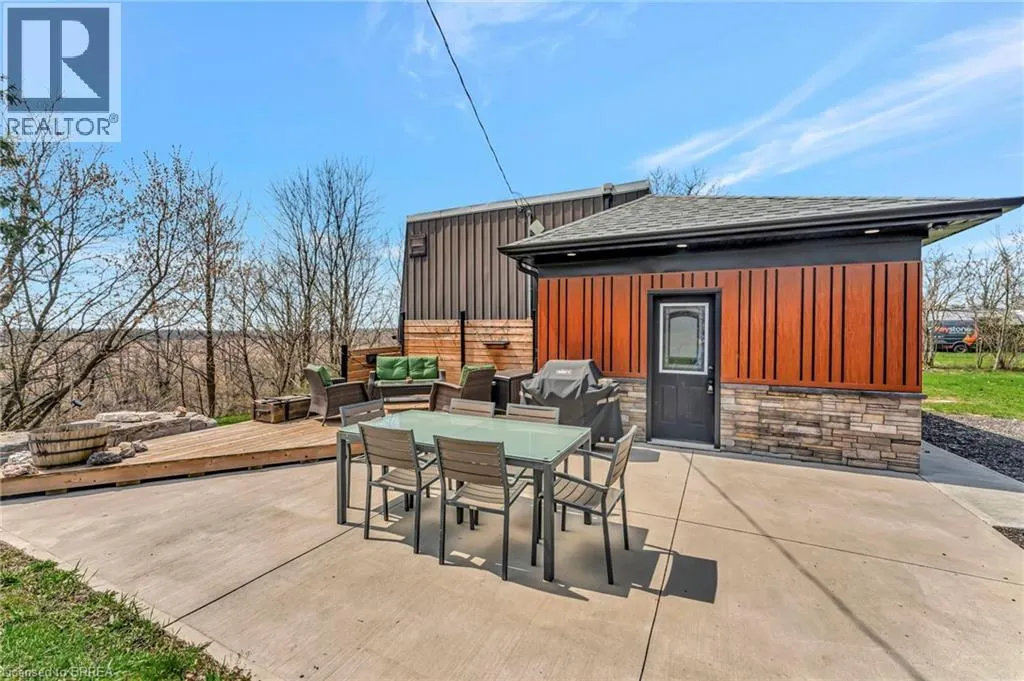 1 OLD ONONDAGA Road W