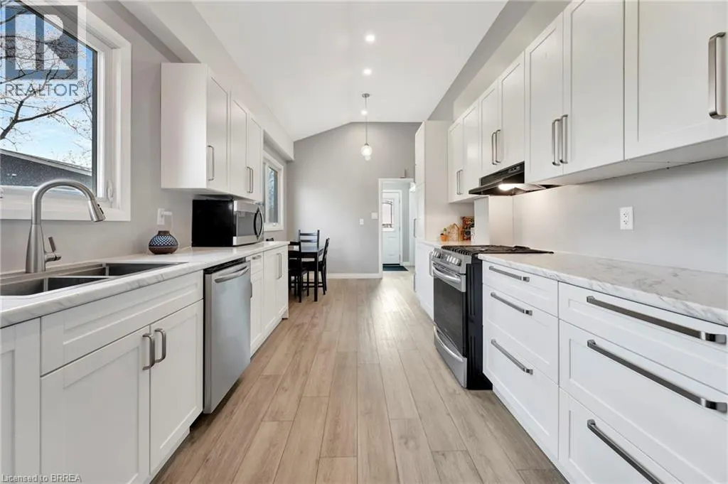 1 OLD ONONDAGA Road W