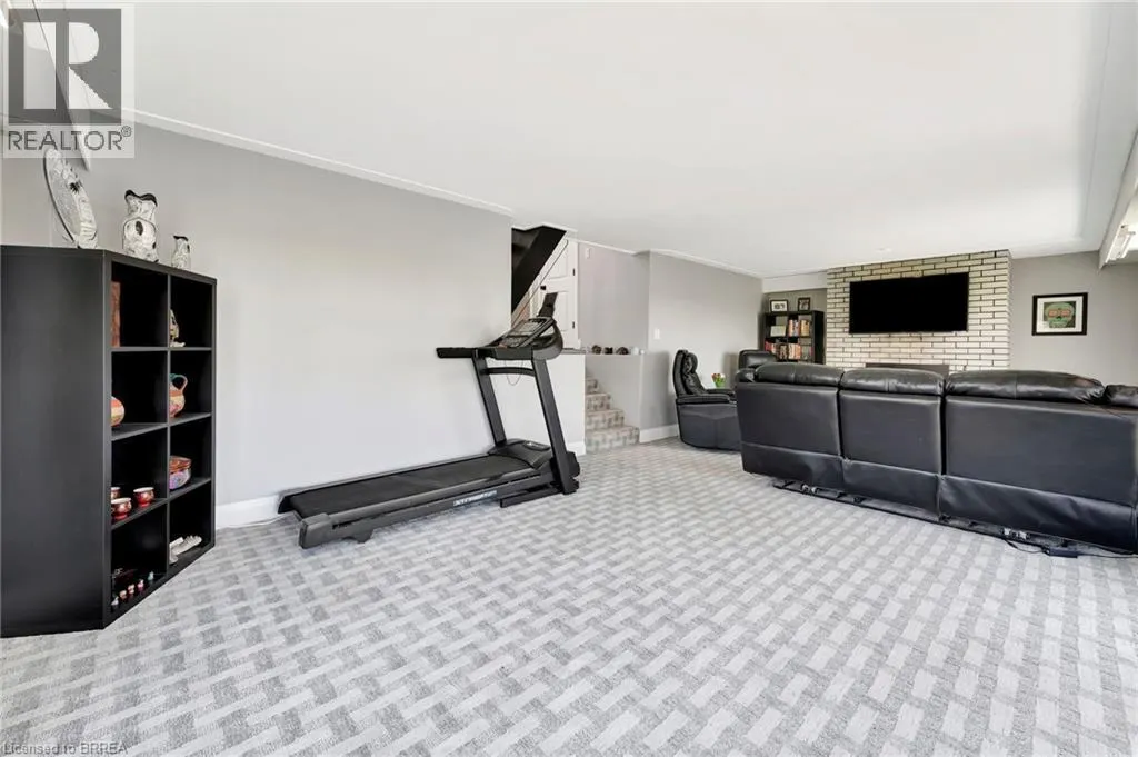 1 OLD ONONDAGA Road W