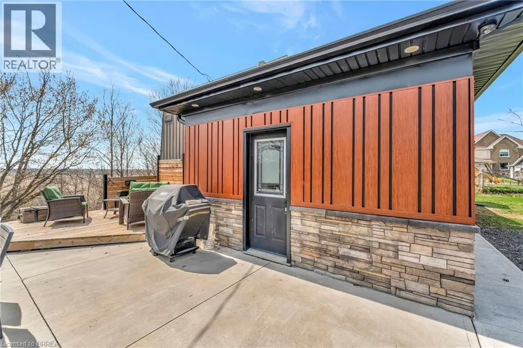 1 OLD ONONDAGA Road W