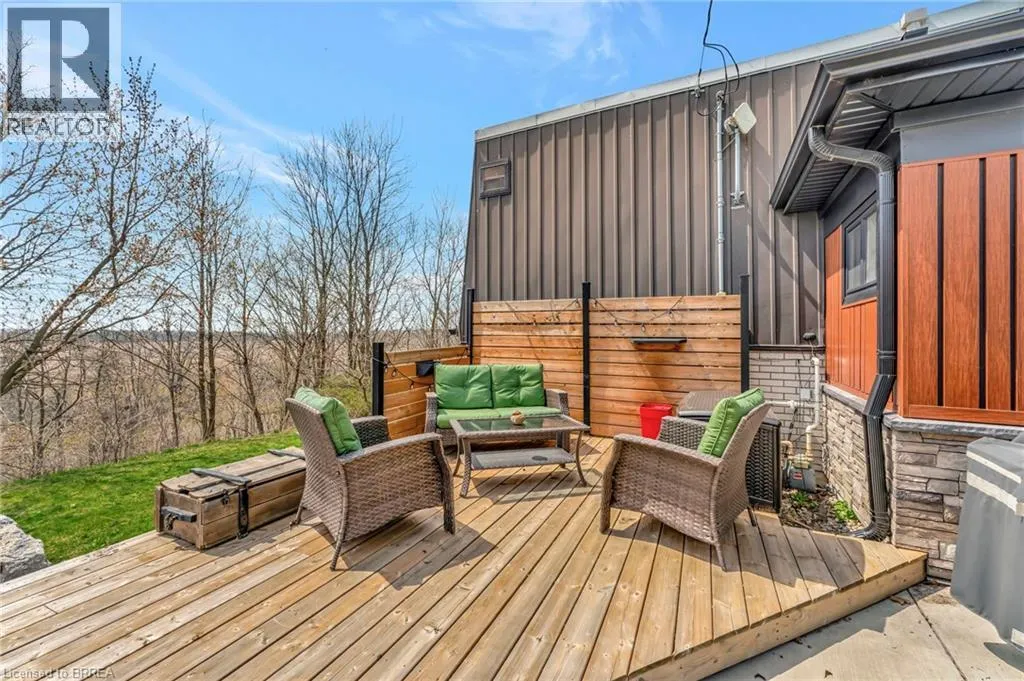 1 OLD ONONDAGA Road W