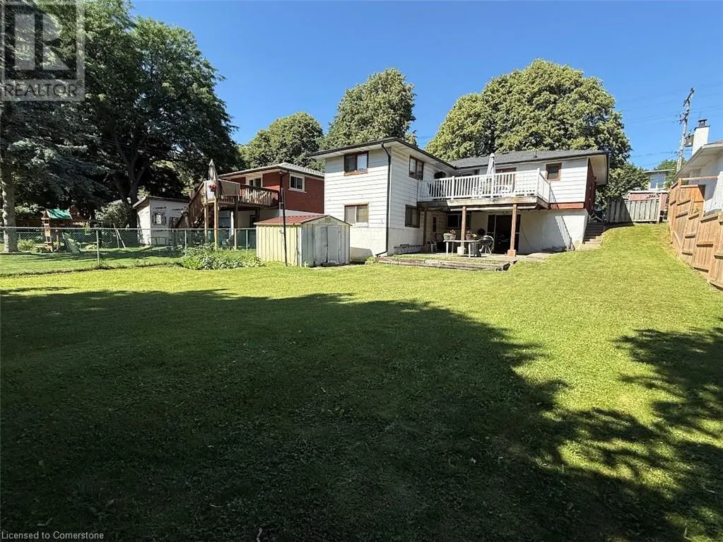 374 VICTORIA Road N
