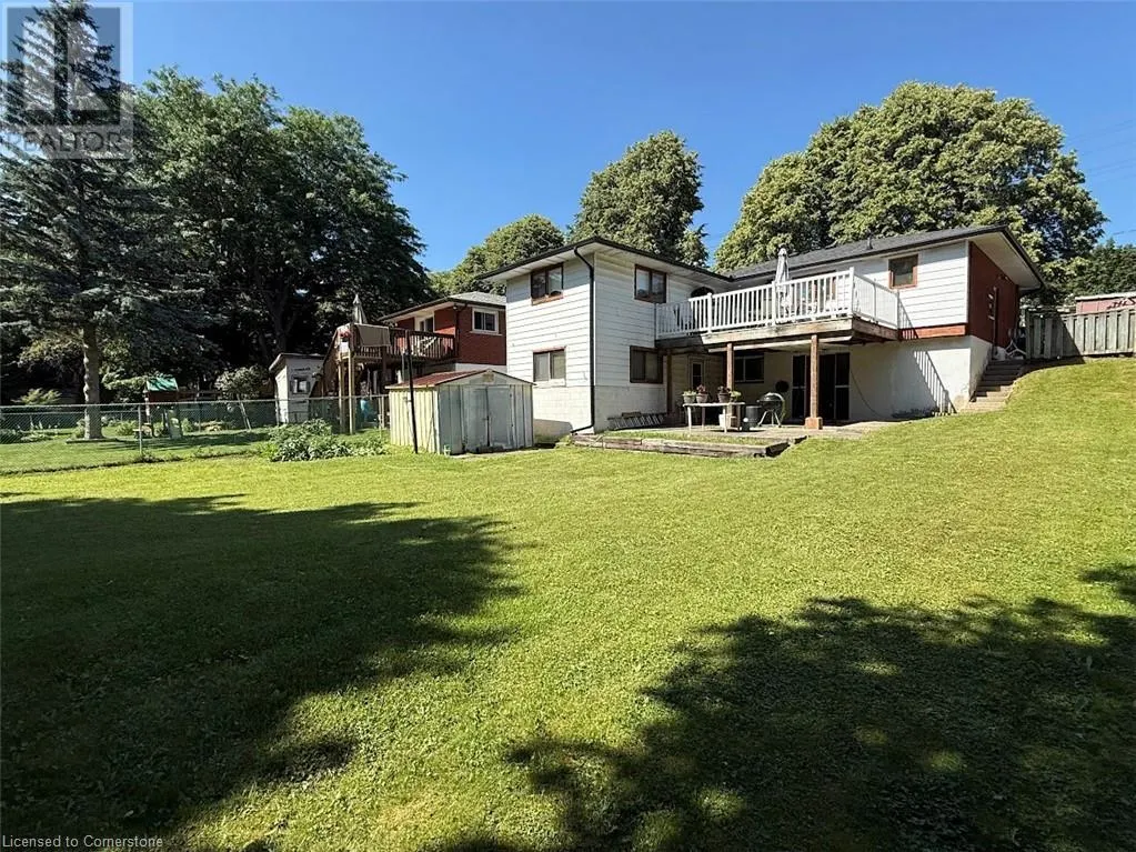 374 VICTORIA Road N