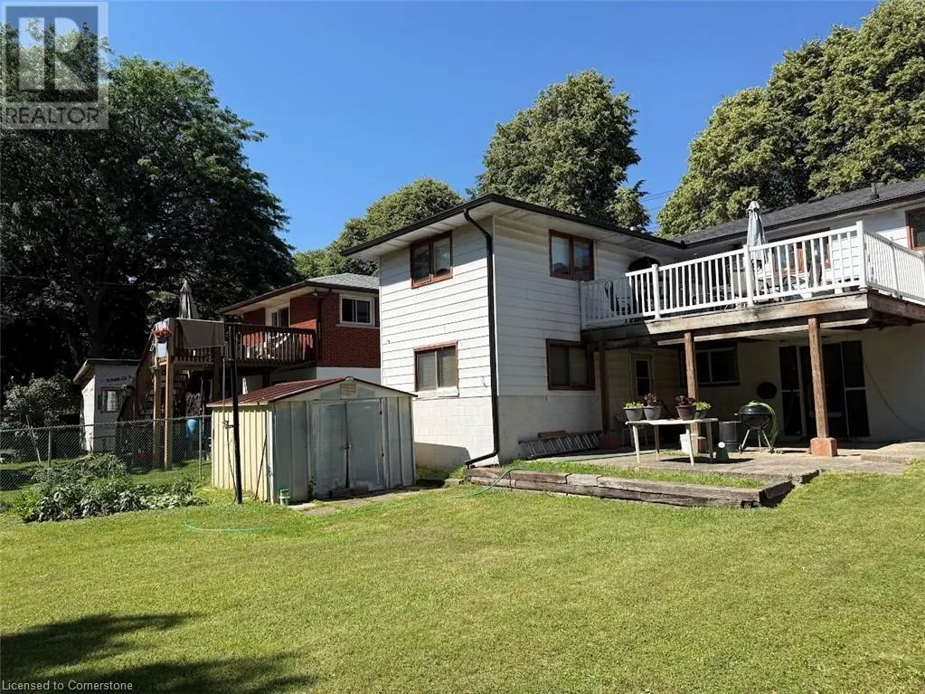 374 VICTORIA Road N