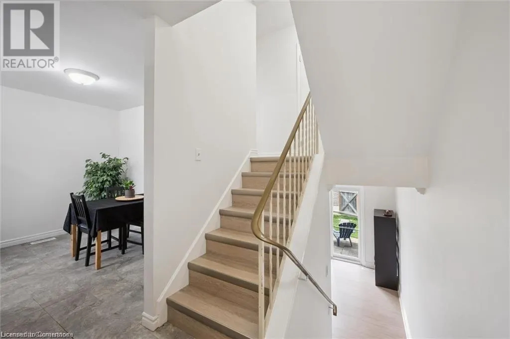 320 BLUEVALE Street N Unit# A, #A