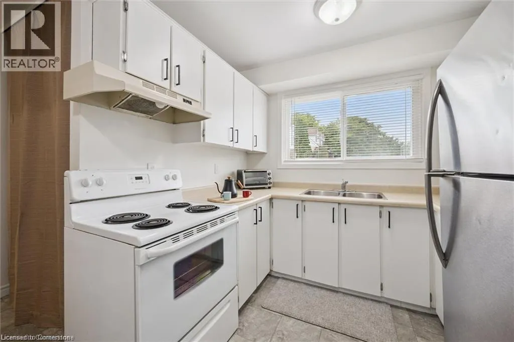 320 BLUEVALE Street N Unit# A, #A