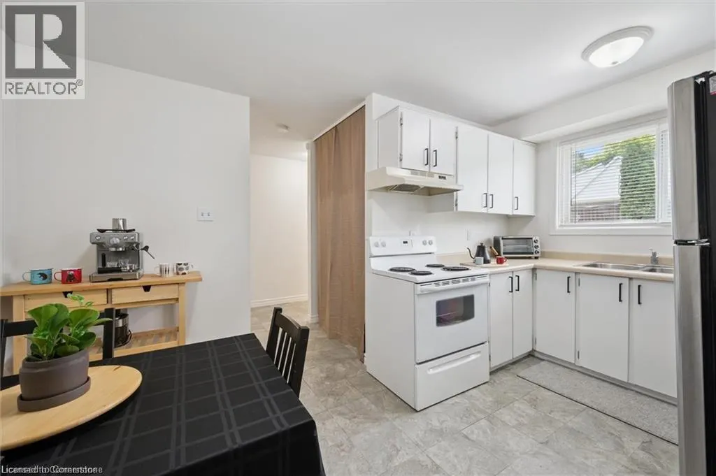 320 BLUEVALE Street N Unit# A, #A