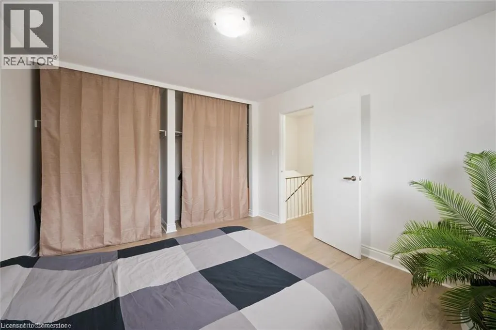 320 BLUEVALE Street N Unit# A, #A