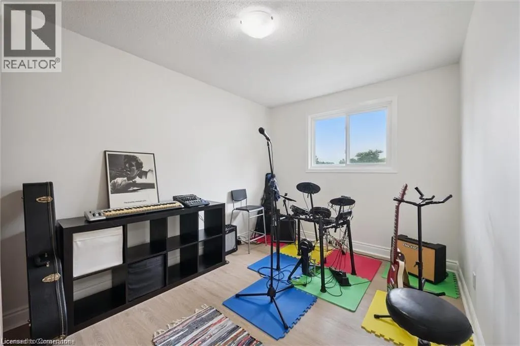 320 BLUEVALE Street N Unit# A, #A