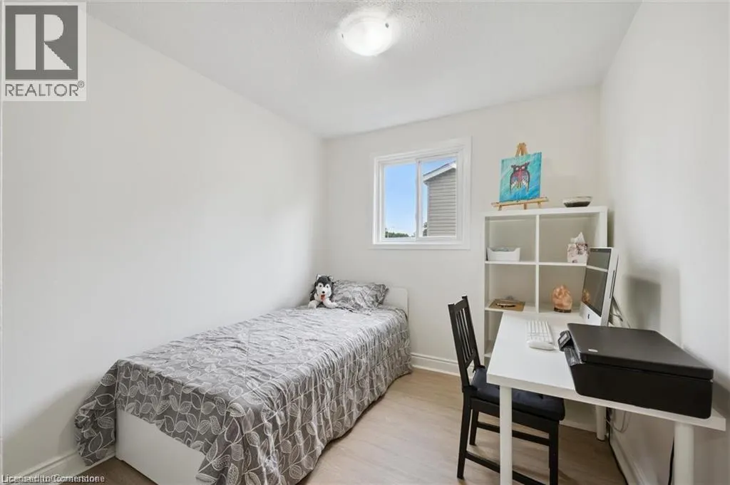 320 BLUEVALE Street N Unit# A, #A